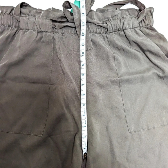 NWT H&M Conscious Olive Green Paper Bag Pants size 12 - Picture 7 of 9